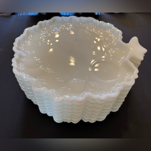 Vintage Hazel Atlas Opaque Milk Glass Tree of Life Plates & Cups 16 pieces - Picture 9 of 10